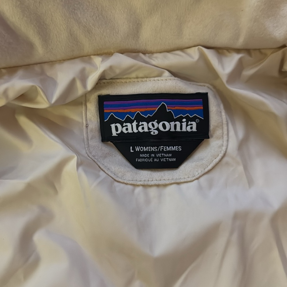 Patagonia Quilted Puffer Coat - Picture 3 of 8
